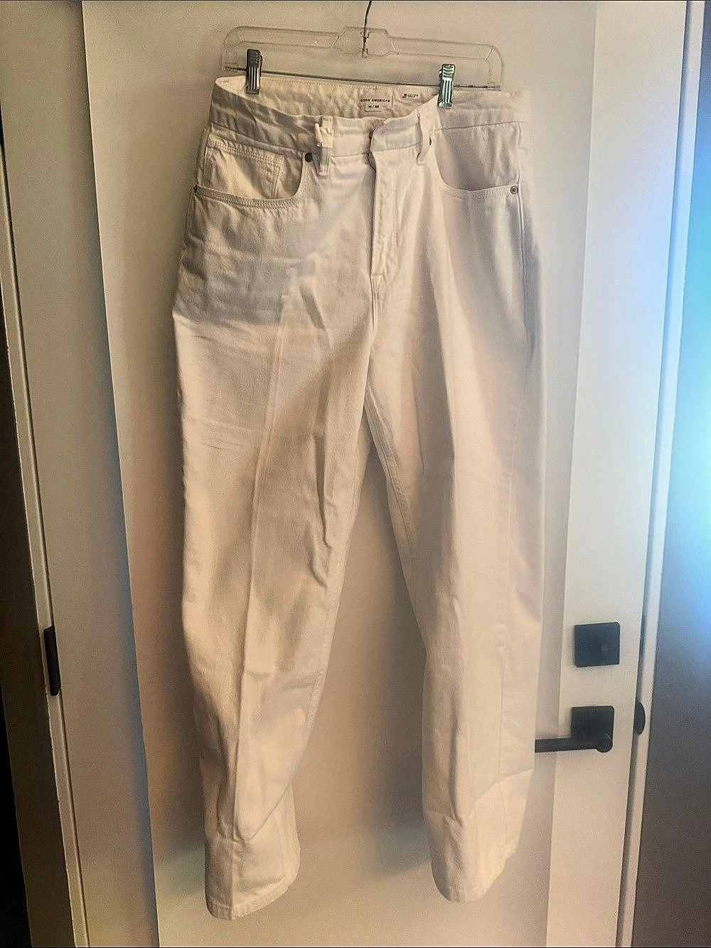 Good American Straight Leg Pants in White Size 14/32 Like New